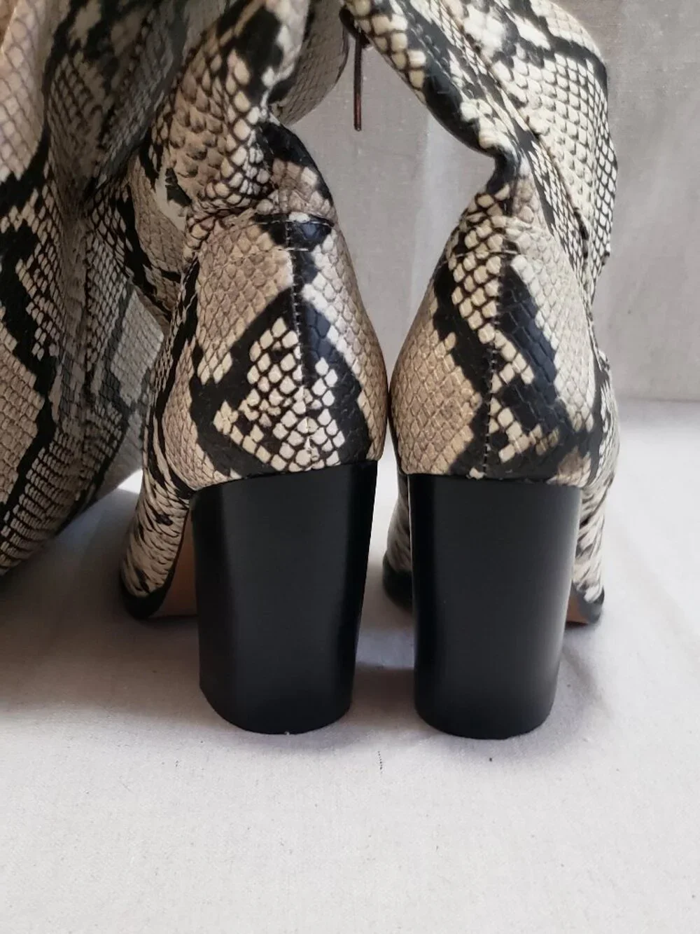 Vince Camuto Women's 8.5M Snakeskin Over The Knee Pointed Toe Block Heel Boots